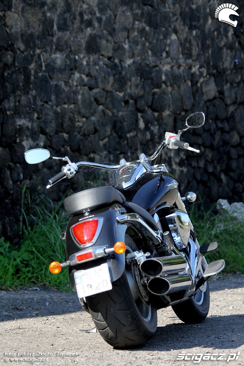 Zdjęcia tyl motocykla Suzuki Intruder C1800R Suzuki